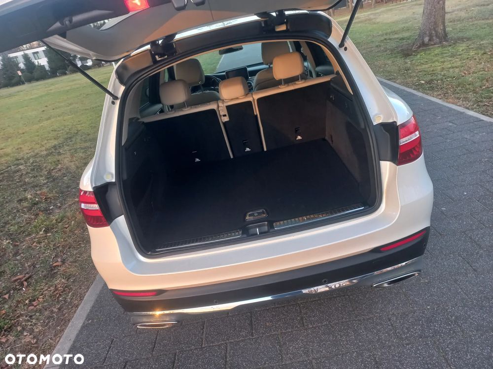 Mercedes-Benz GLC - 12