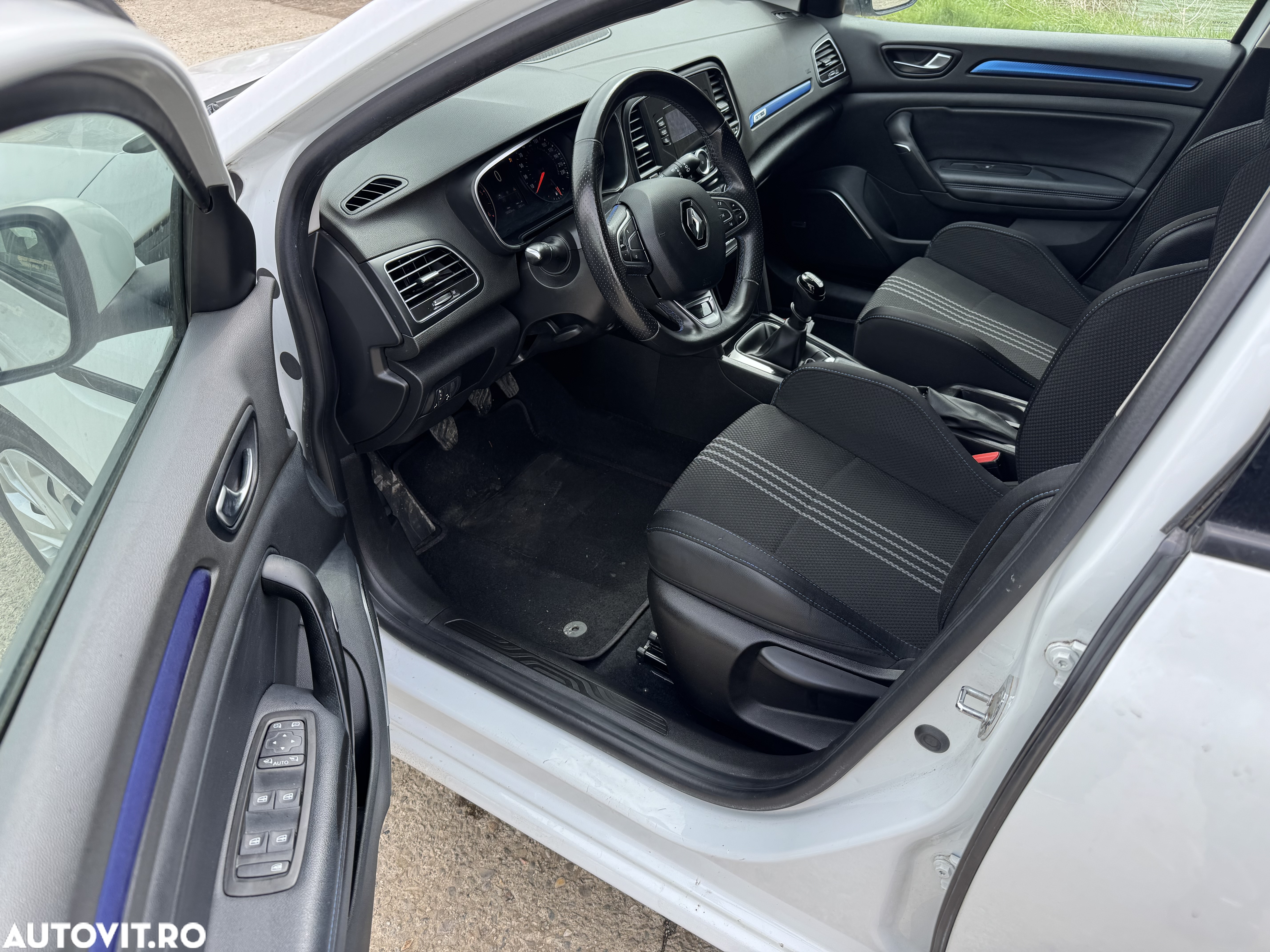 Renault Megane BLUE dCi 115 GT LINE - 9