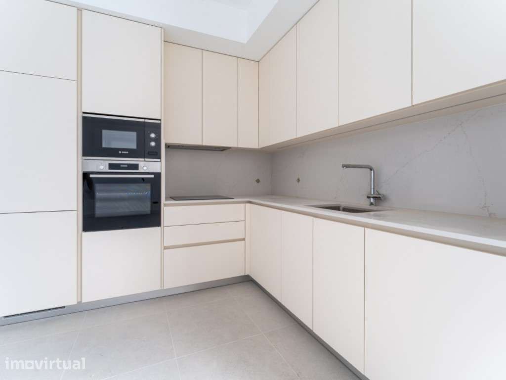 Apartamento T1 renovado com excelentes acabamentos na Nazaré - Grande imagem: 2/38