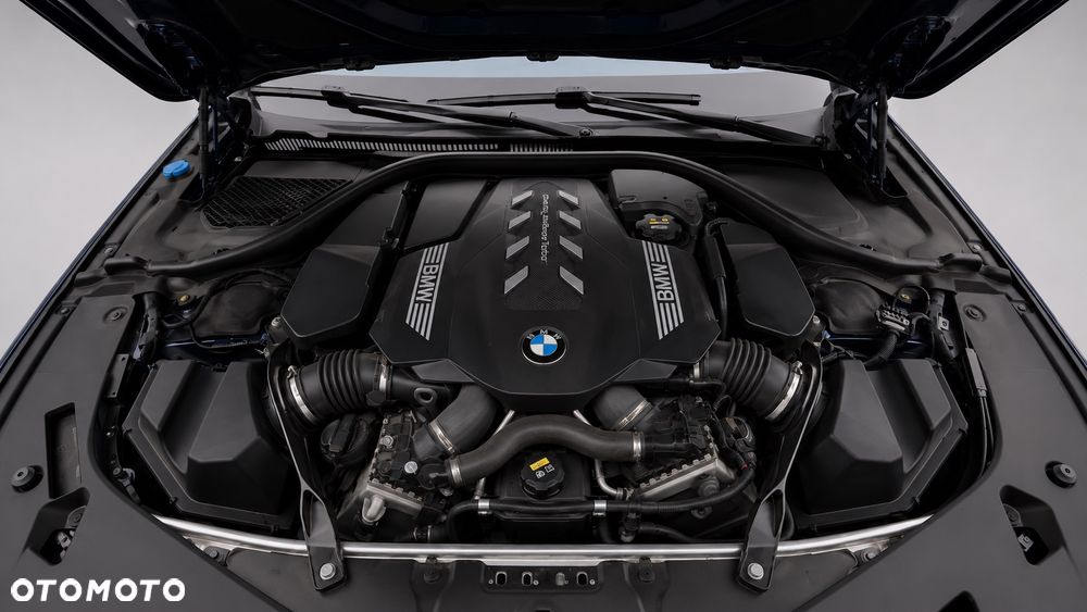 BMW Seria 8 - 9