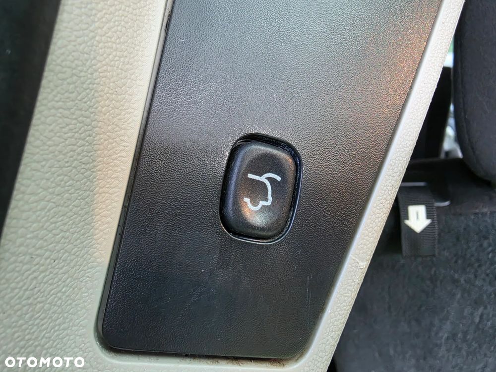 Dodge Grand Caravan - 26