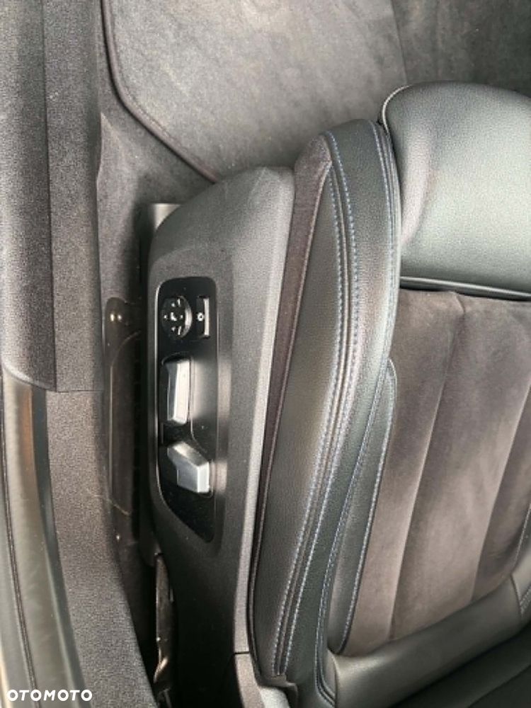 BMW Seria 3 330d xDrive M Sport sport - 8