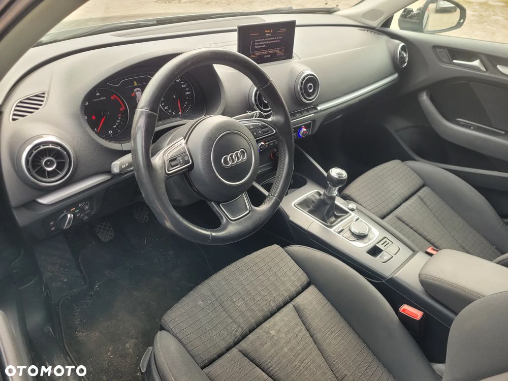 Audi A3 Sportback 1.6 TDI DPF Ambition - 6