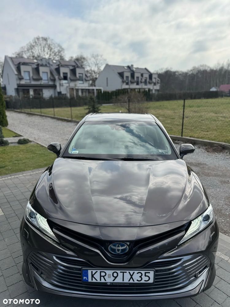 Toyota Camry - 1