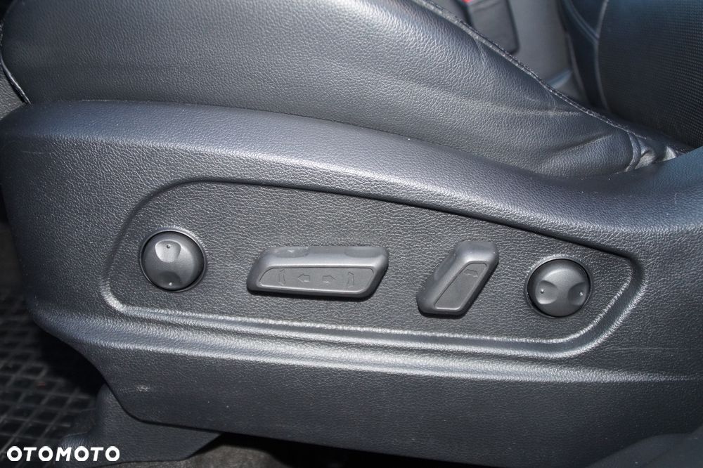 Kia Carens 1.7 CRDi L 7os - 10