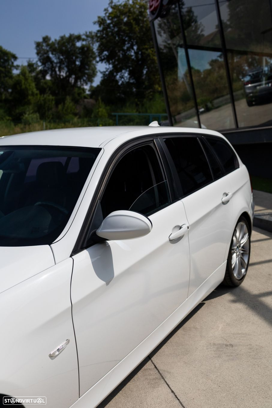 BMW 318 d Touring Navigation Sport - 14