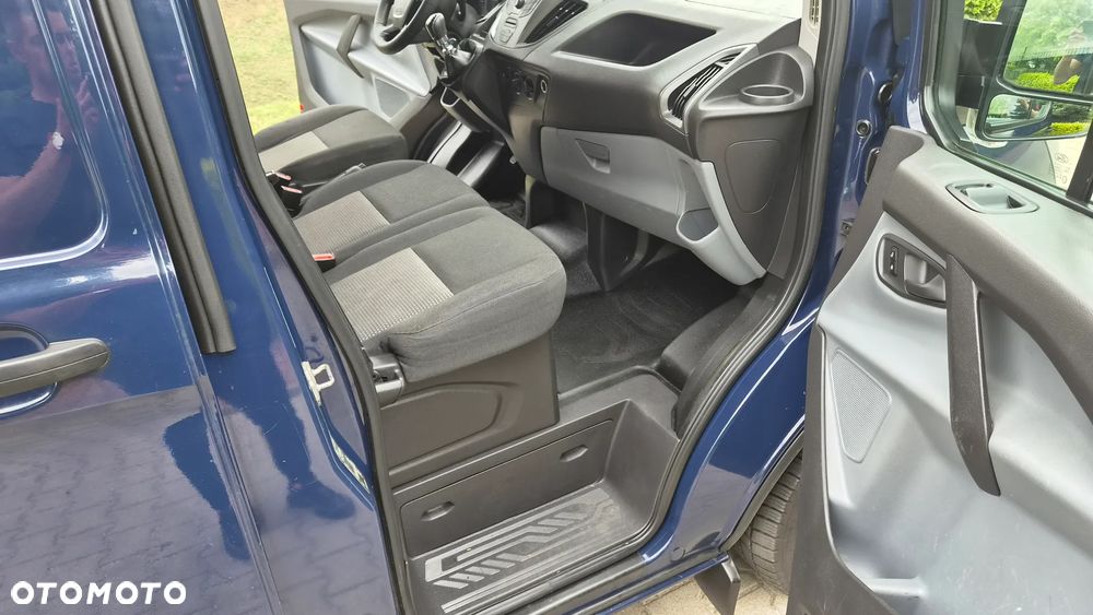 Ford Custom - 15