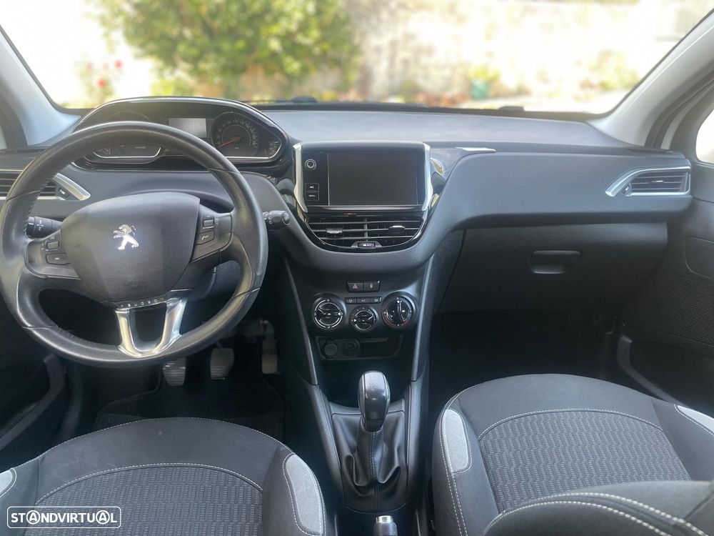 Peugeot 208 ver-1-2-puretech-style - 20