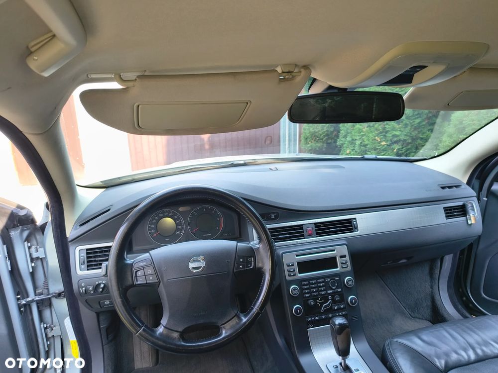 Volvo XC 70 - 22