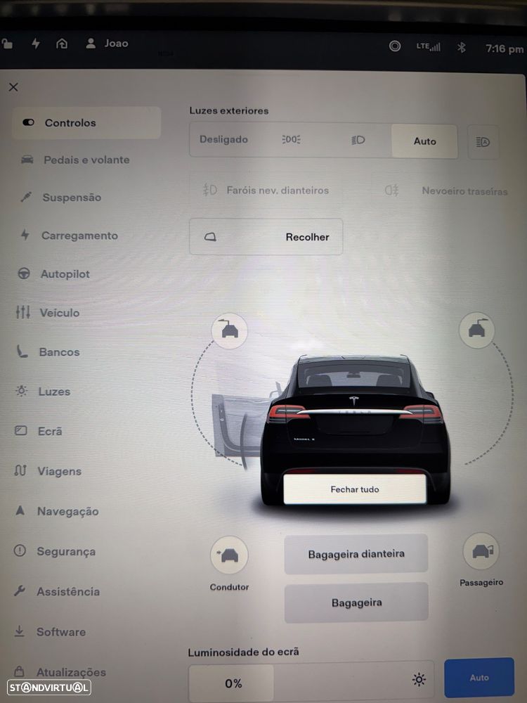 Tesla Model X - 17
