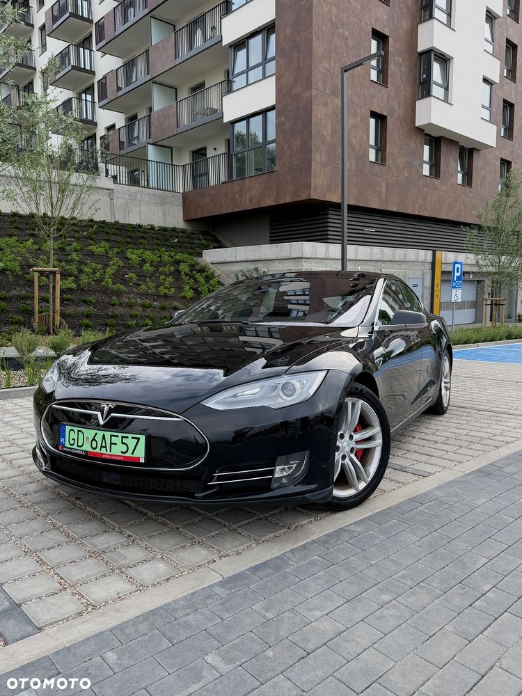 Tesla Model S 70 D - 8