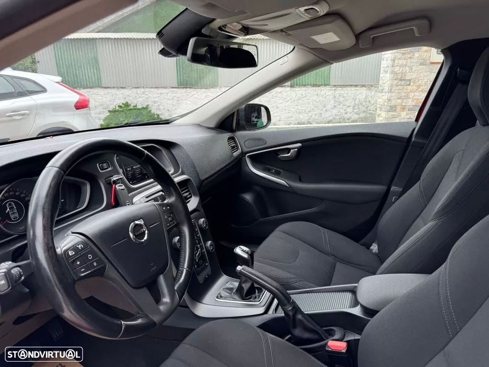 Volvo V40 2.0 D2 Momentum - 13