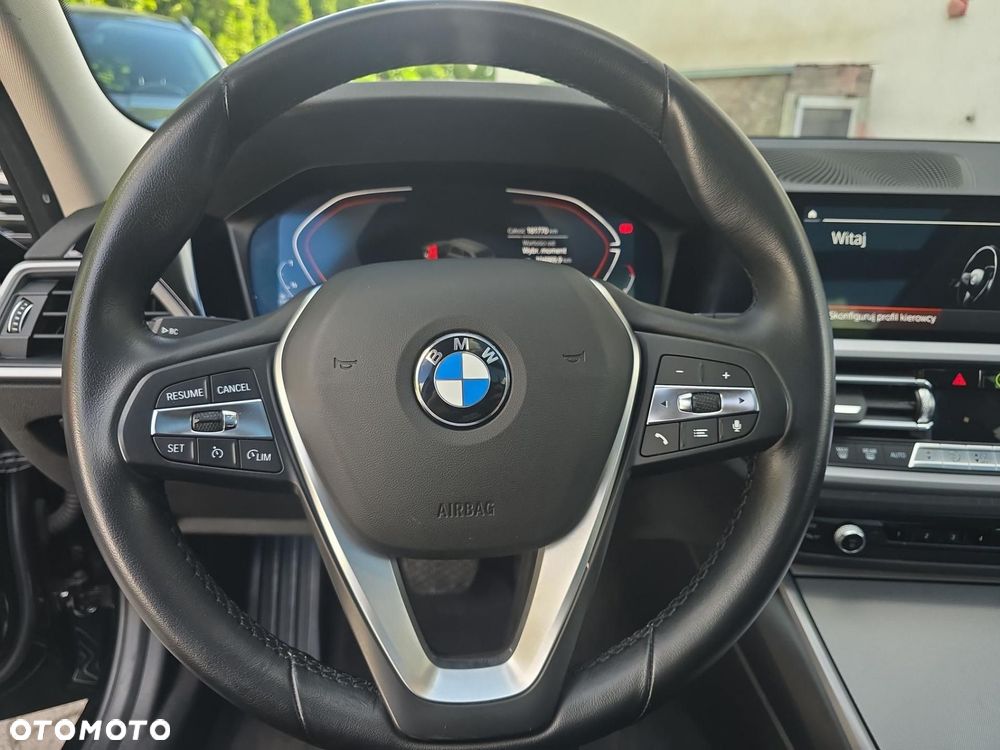 BMW Seria 3 318d - 16