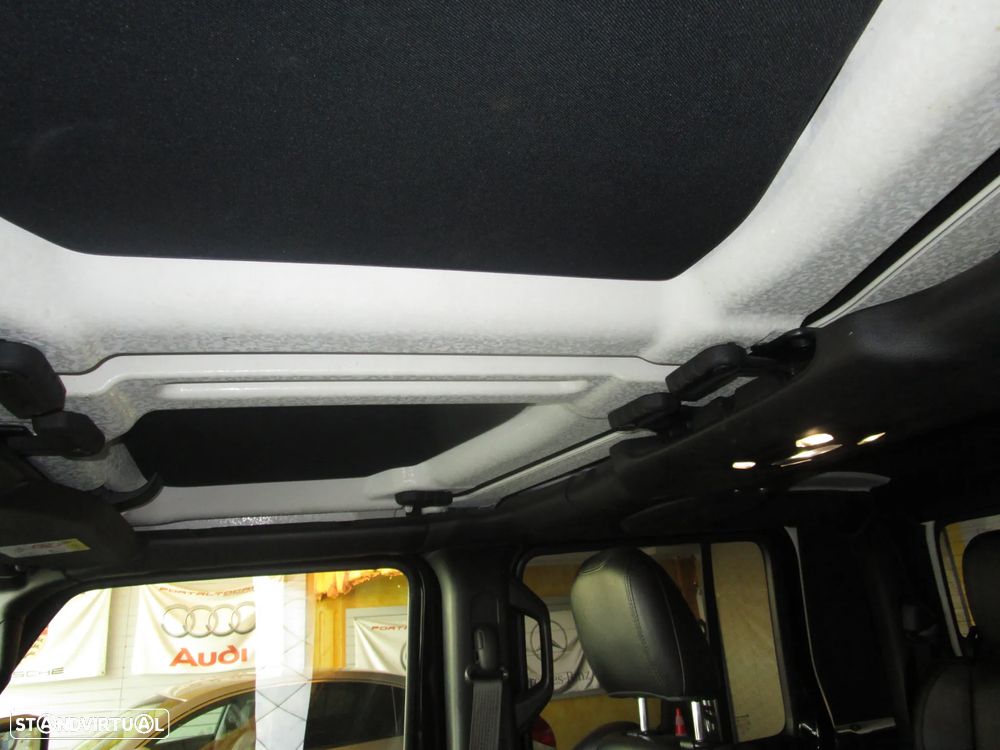 Jeep Gladiator 3.0V6 MultiJet AWD Auto Overland - 19
