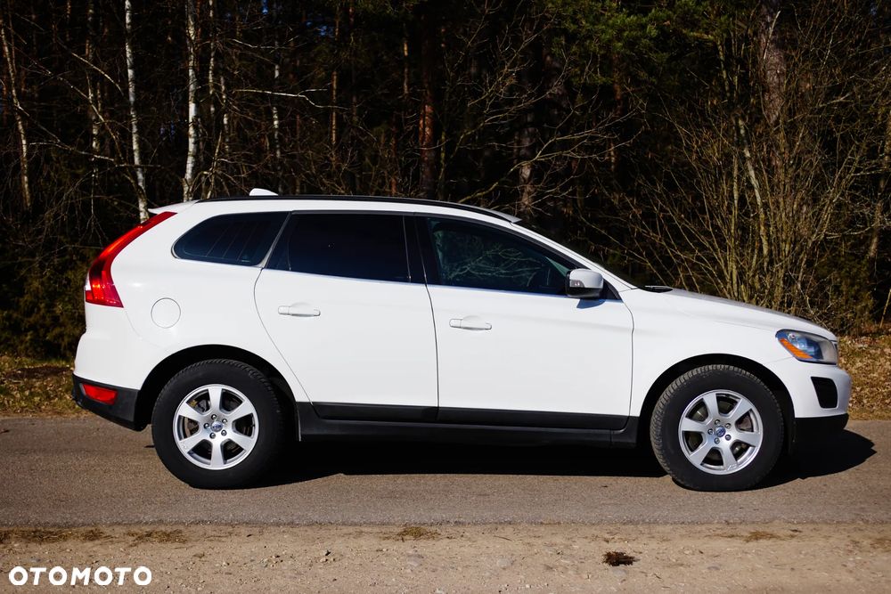 Volvo XC 60 D4 Momentum - 8