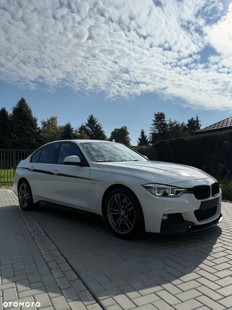 BMW Seria 3 330i xDrive M Sport - 2