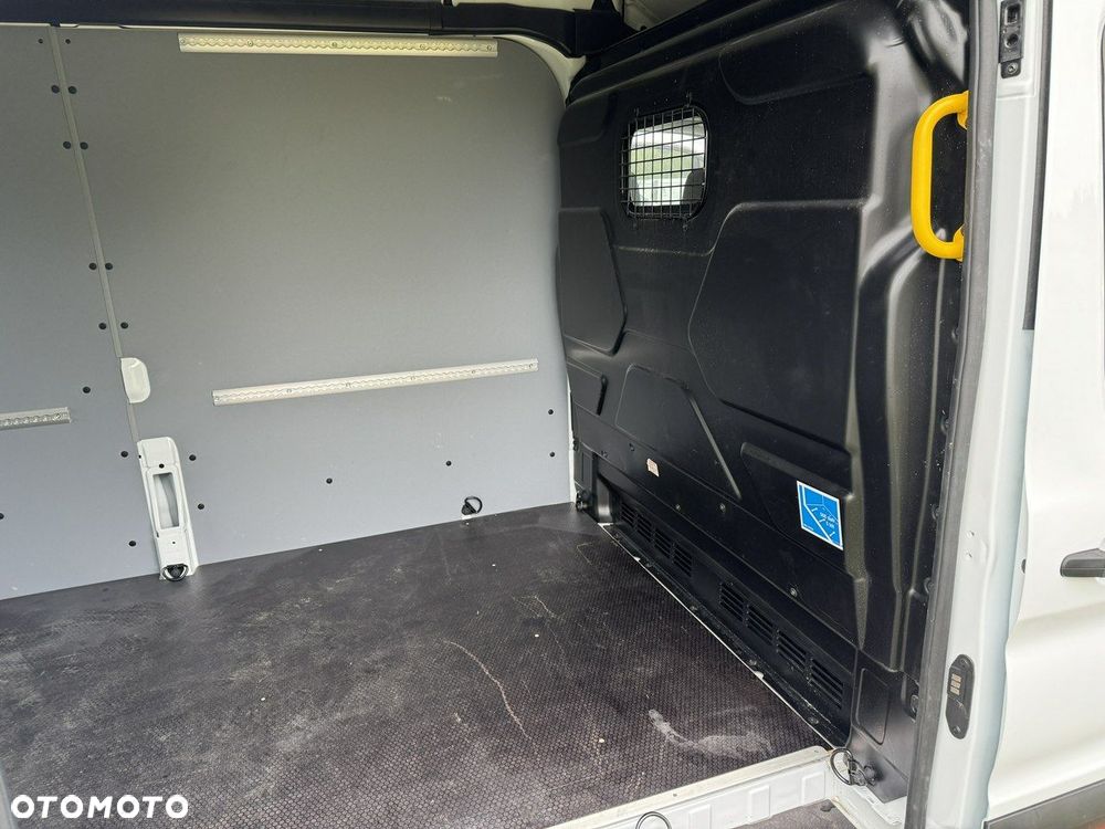Ford Transit - 11
