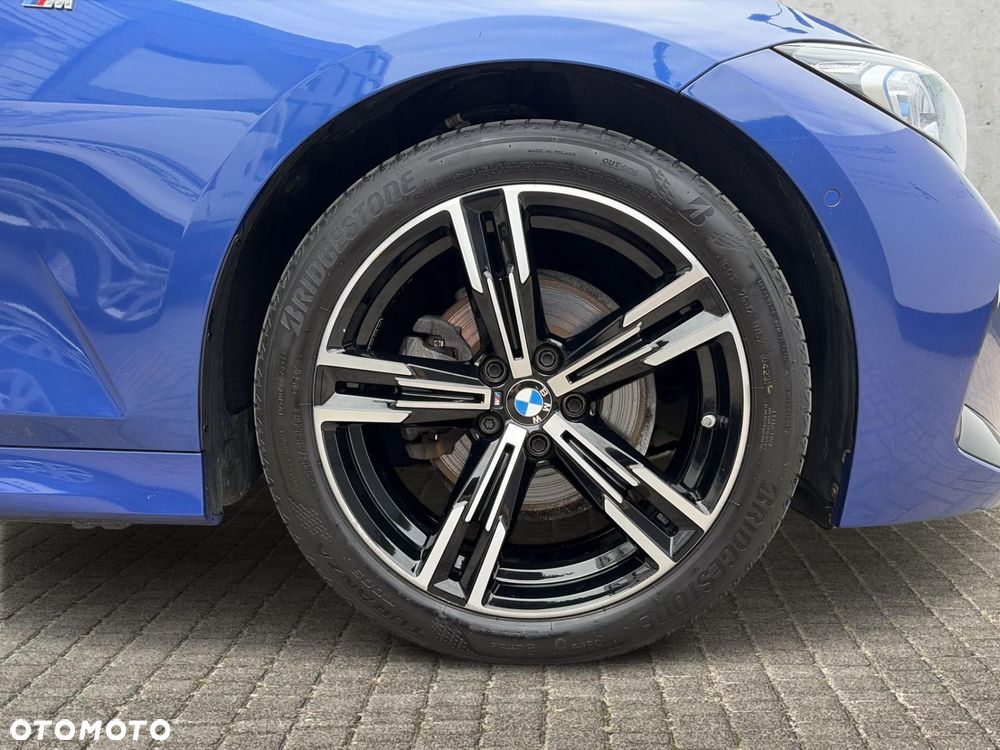 BMW Seria 3 2023 photo 4