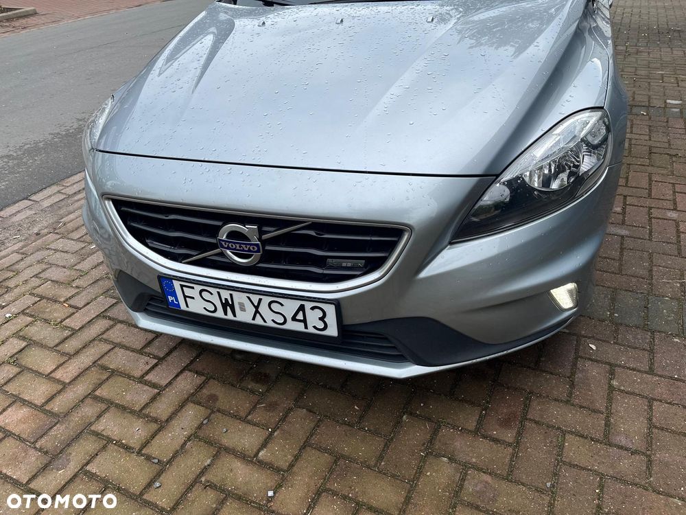 Volvo V40 D2 R-Design - 1