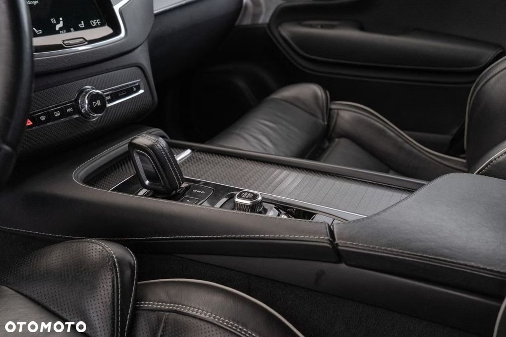 Volvo XC 90 T8 AWD Twin Engine Geartronic RDesign - 28