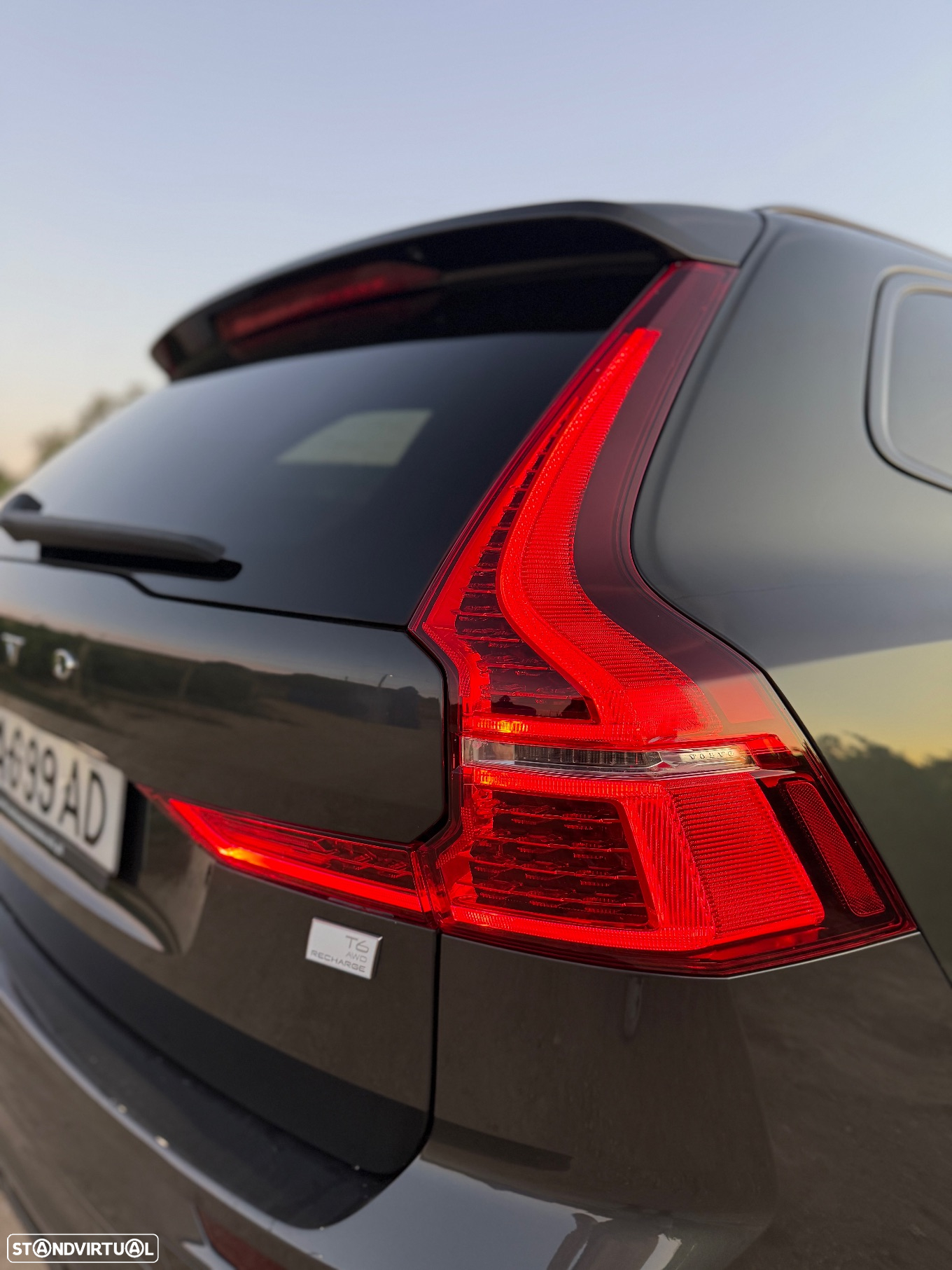 Volvo XC 60 2.0 T6 PHEV R-Design AWD - 9