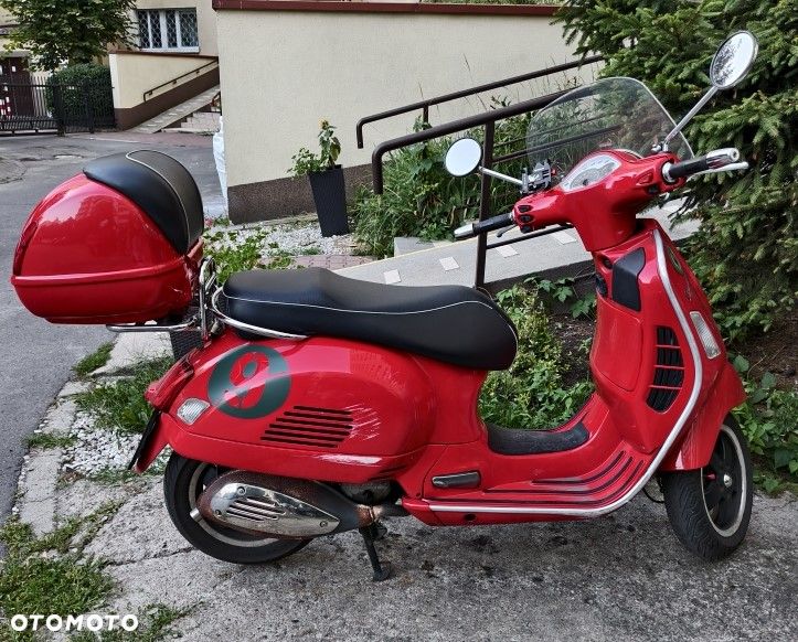 Vespa GTS - 2