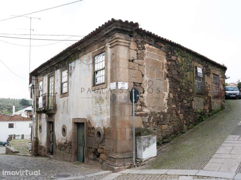 CASA PARA RECUPERAR NO C. HISTÓRICO DE VILA FLOR | BRAGANÇA - Grande imagem: 2/18