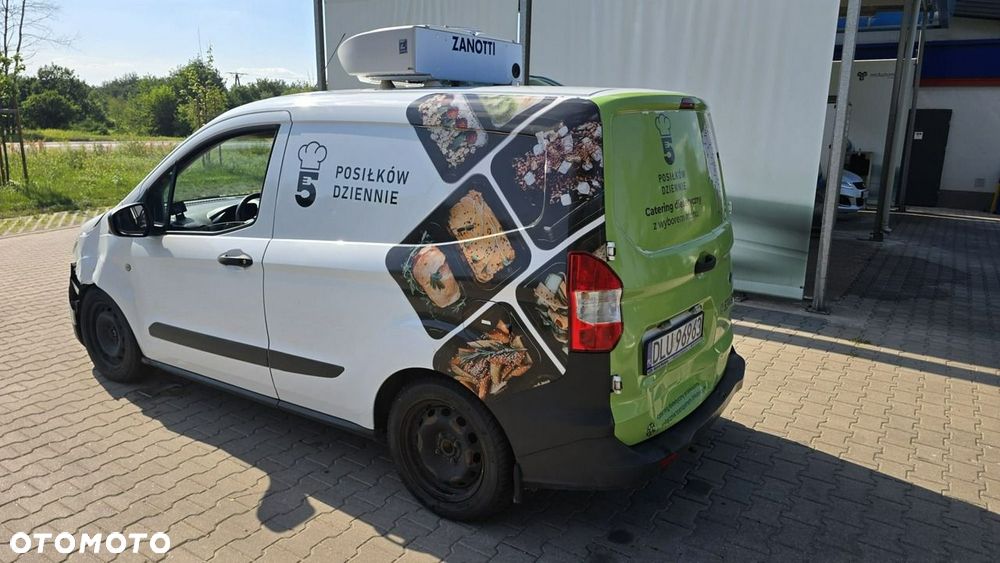 Ford Transit Courier - 9