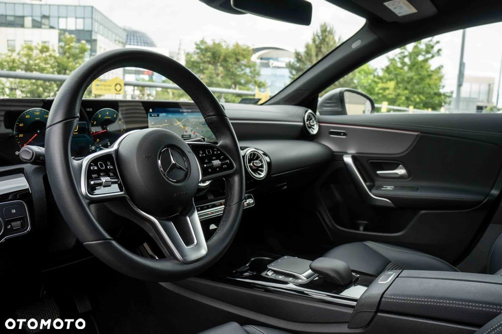 Mercedes-Benz CLA 180 Progressive 7G-DCT - 13