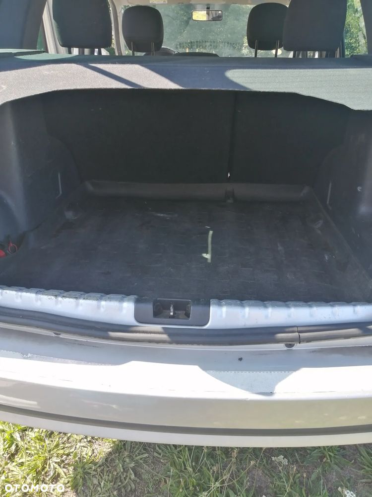 Dacia Duster 1.6 16V 4x2 - 7