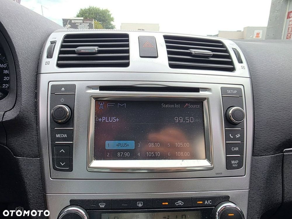 Toyota Avensis 2.0 Premium EU5 - 18