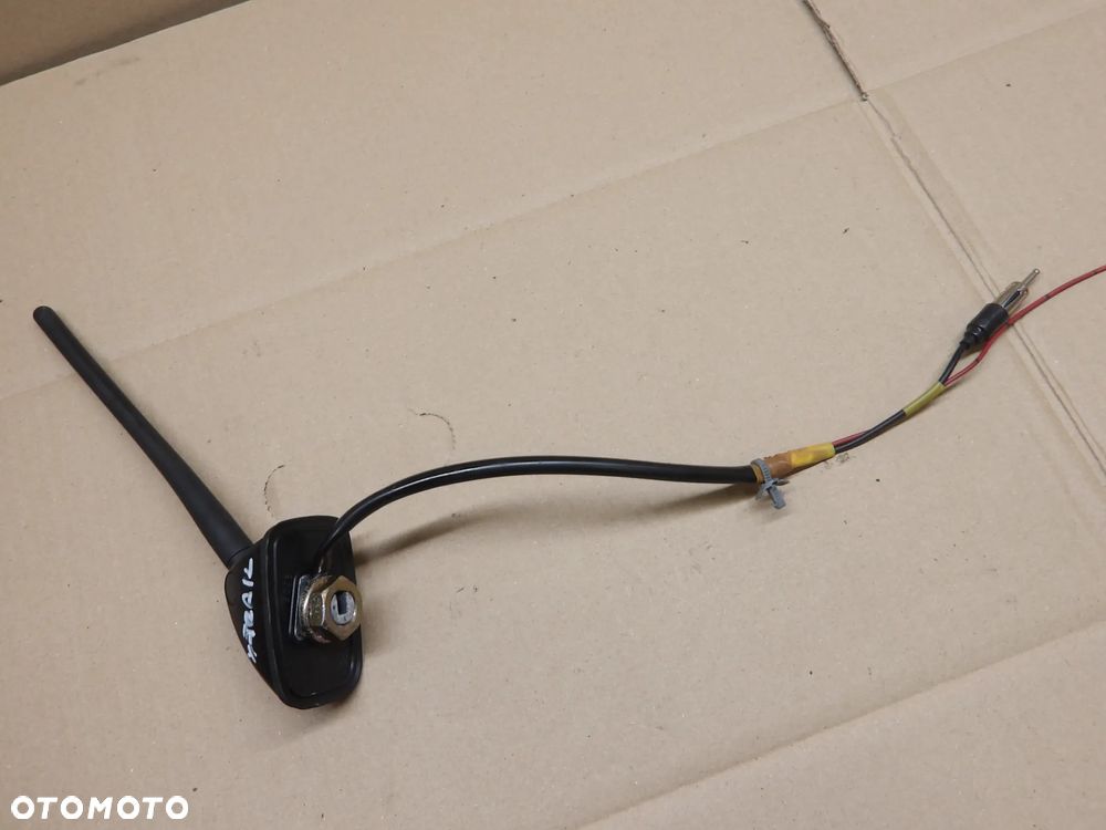 NISSAN X-TRAIL T30 00-07r. ANTENA DACHOWA - 1