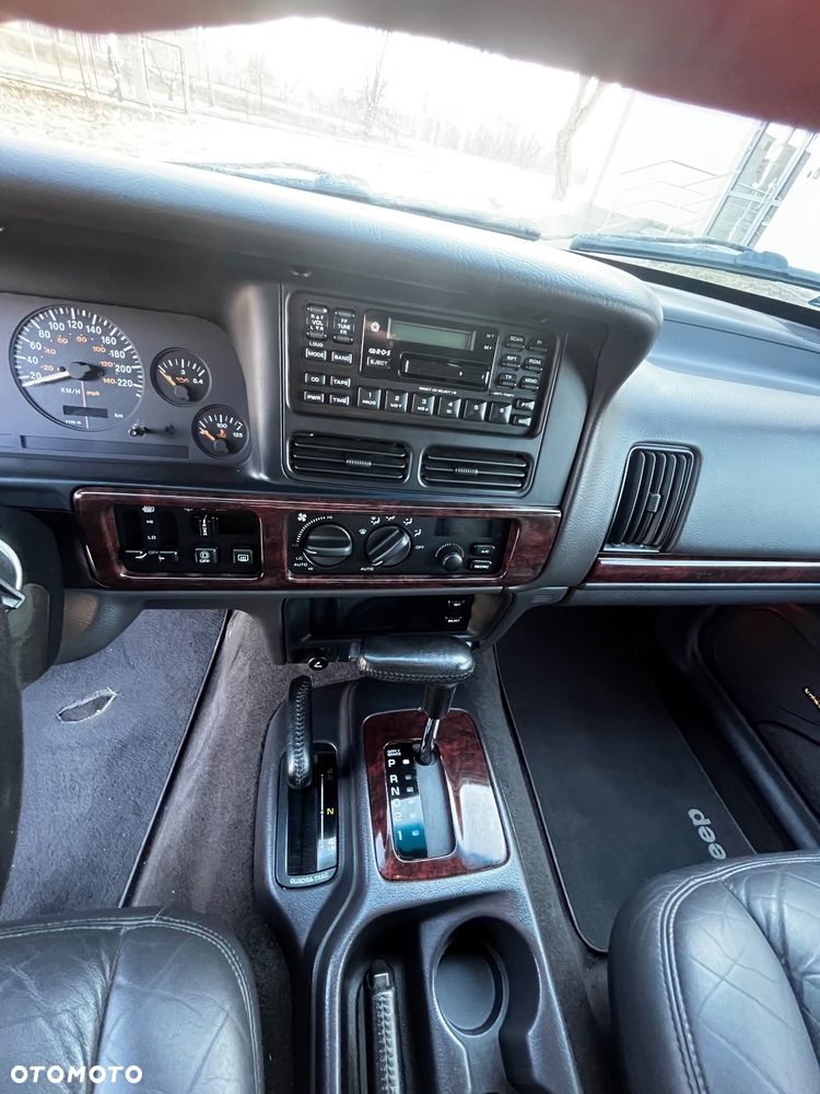 Jeep Grand Cherokee 5.9 Limited - 18