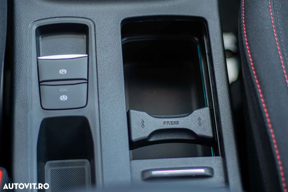 Ford Focus 1.0 EcoBoost 6MT MHEV ST-Line X - 21