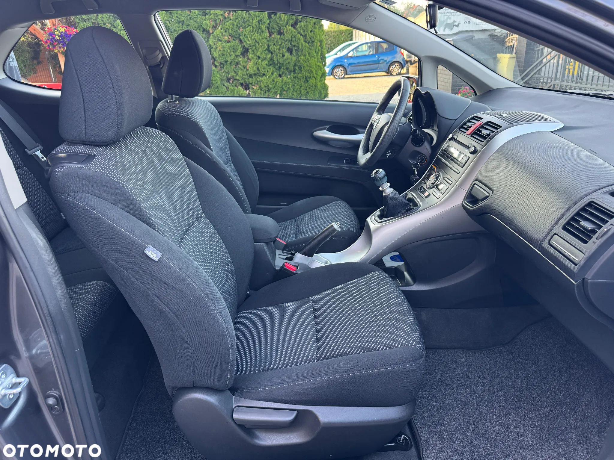 Toyota Auris 1.6 Premium - 32