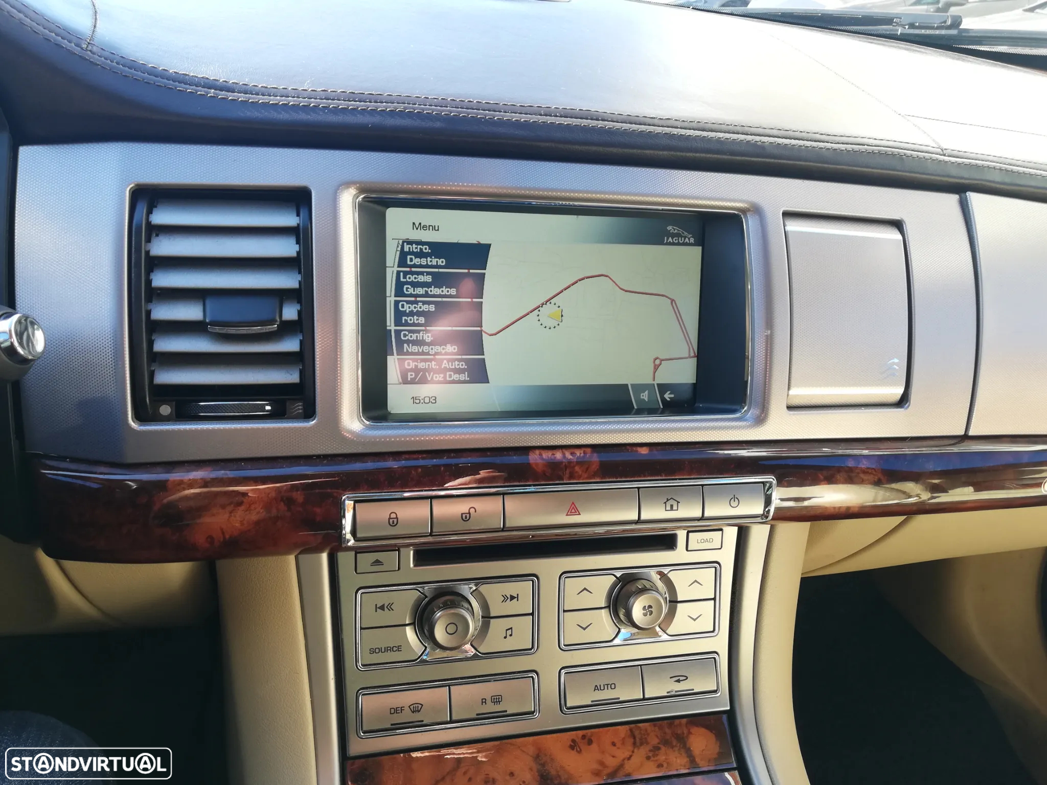 Jaguar XF 2.7 D V6 Premium Luxury - 14