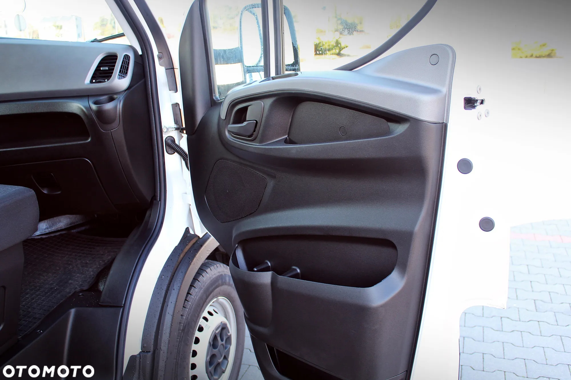 Iveco Daily 35S18 kontener 9eu palet + winda Dhollandia750kg - 12