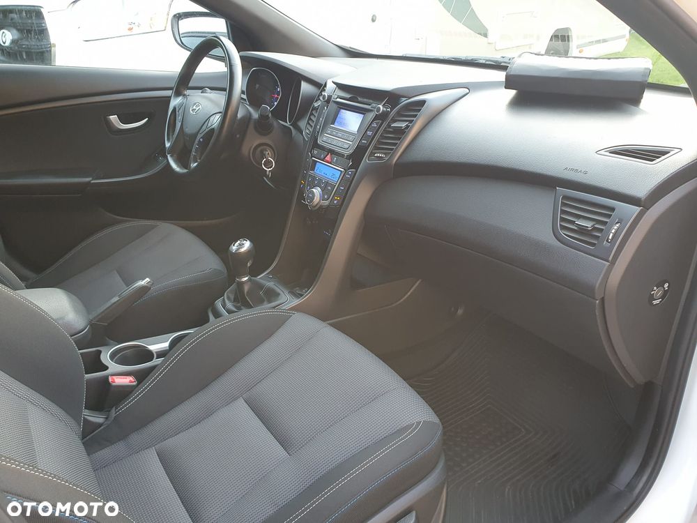 Hyundai i30 1.6 GDI BlueDrive Premium - 14