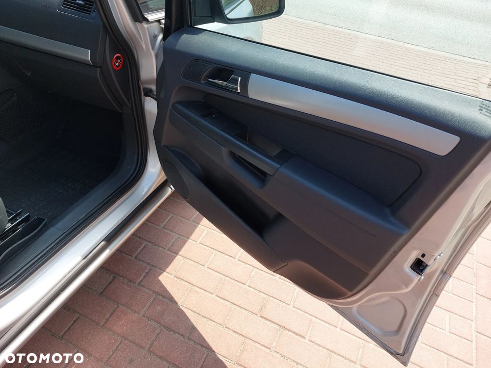 Opel Zafira - 19