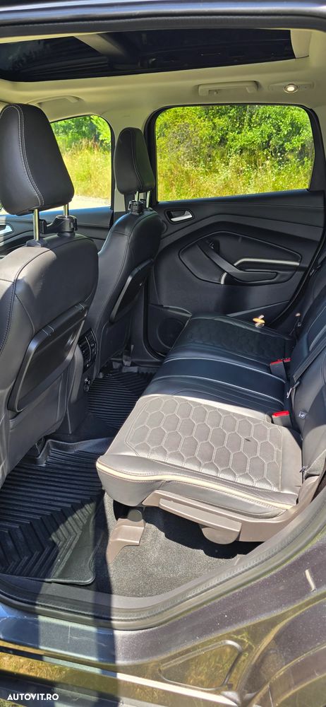 Ford Kuga 2.0 TDCi 4WD Powershift Vignale - 12