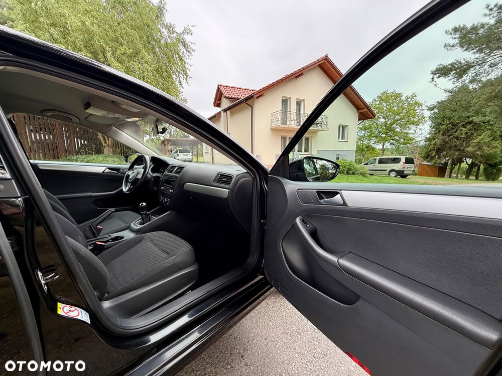 Volkswagen Jetta 1.6 TDI Comfortline - 34