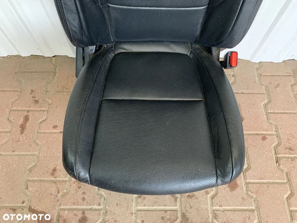 MITSUBISHI OUTLANDER III FOTEL PRAWY PRZÓD PRZEDNI PASAŻER - 12