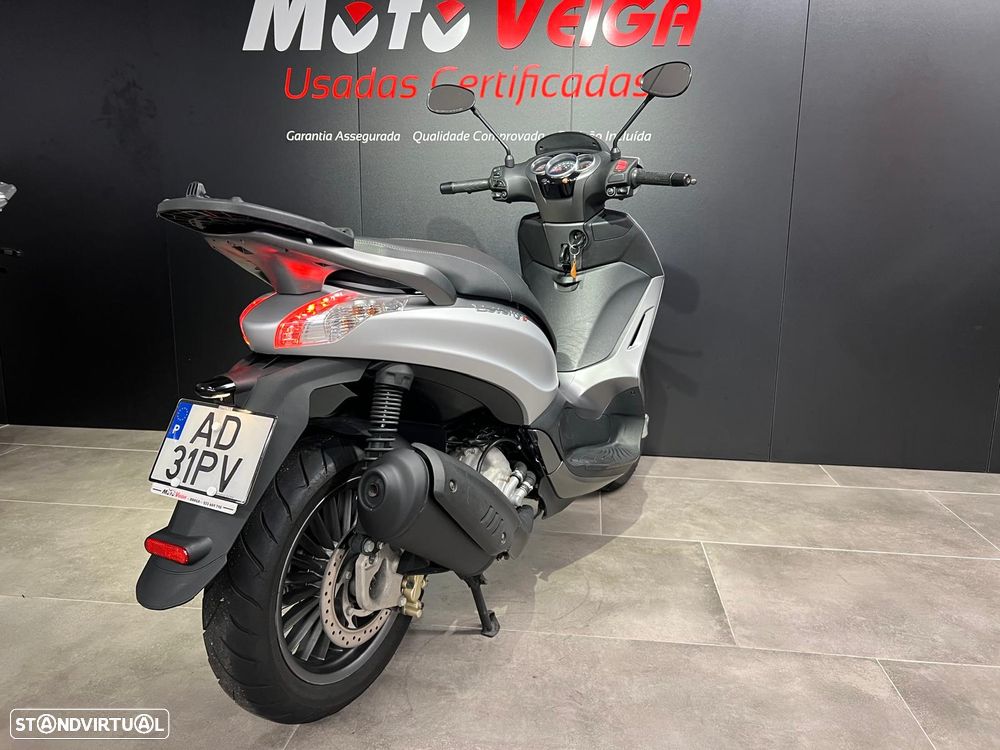 Piaggio Beverly 300 - 5