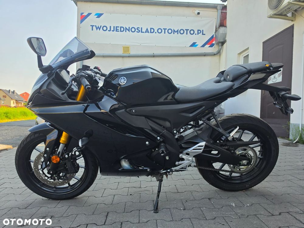 Yamaha YZF - 1