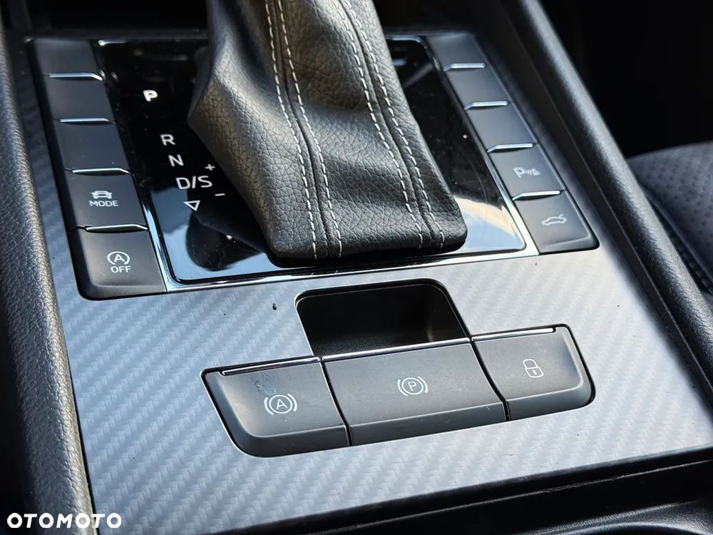 Skoda Superb 1.5 TSI DSG Sportline - 39