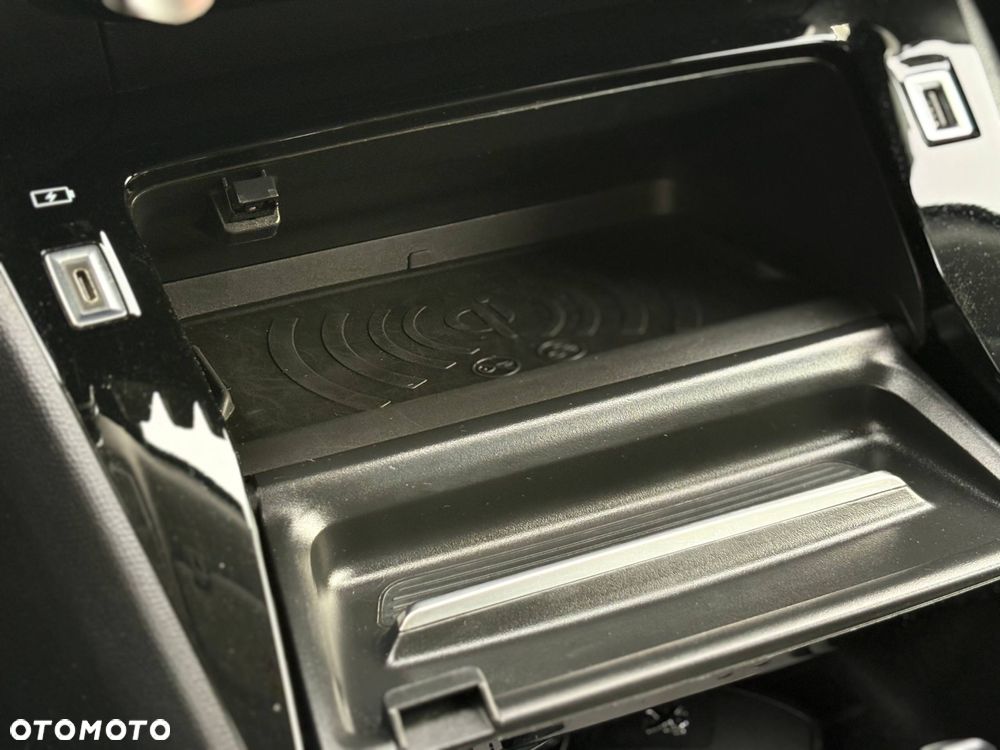 Peugeot 2008 1.2 PureTech Allure S&S EAT8 - 33