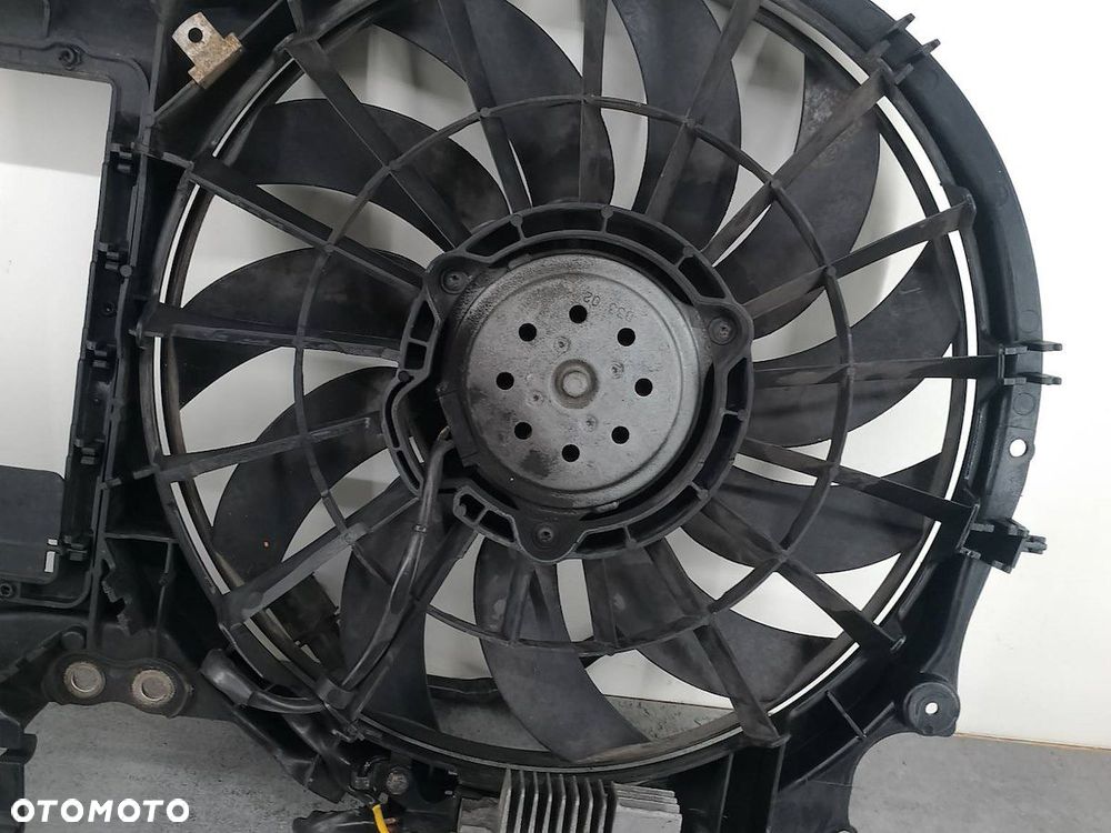 WENTYLATOR CHŁODNICY AUDI A4 B6 8E0121205Q  FS1226  873573D 1.6 8V - 3