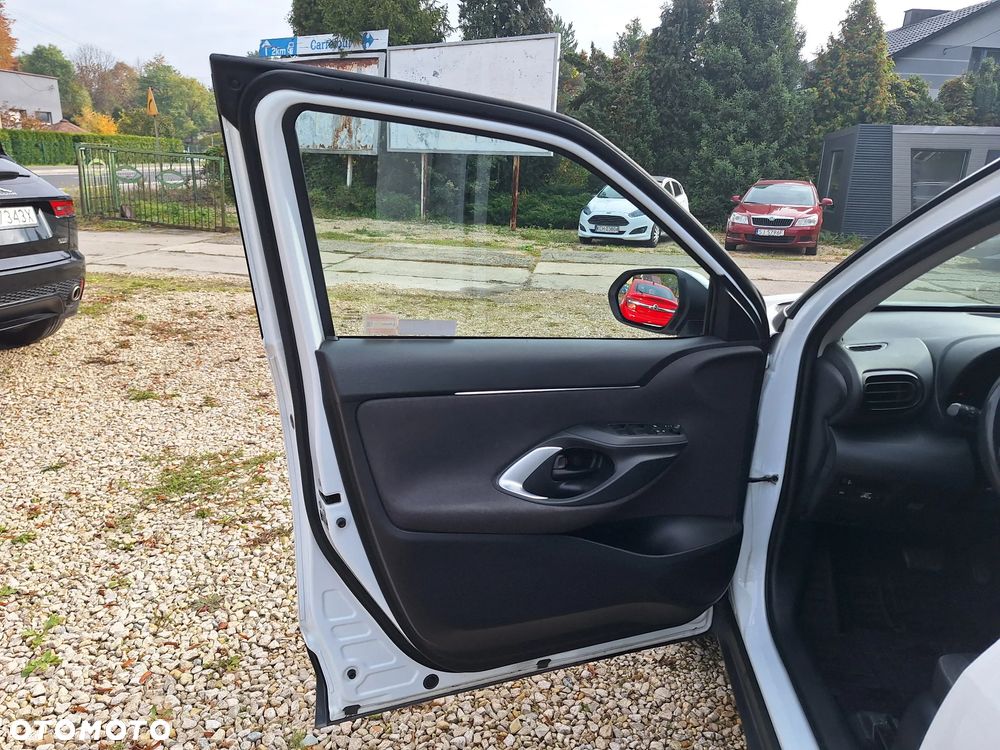 Toyota Yaris Cross Hybrid 1.5 Executive - 13