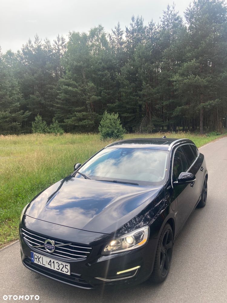 Volvo V60 D6 AWD Plug-in Hybrid Momentum - 2