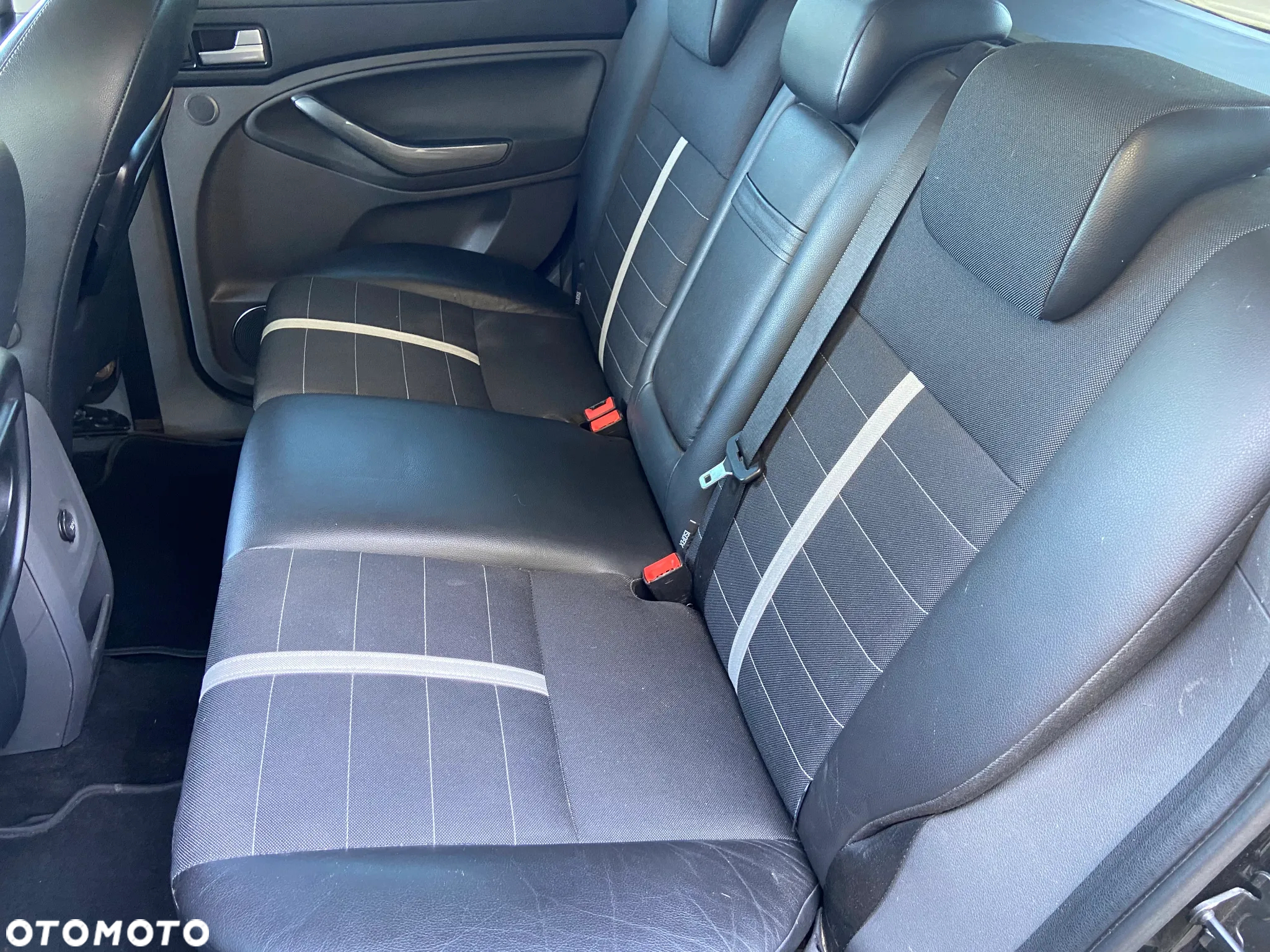 Ford Kuga 2.0 TDCi 4x4 Titanium - 31